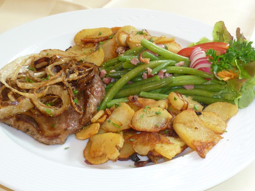 Апартаменты Restaurant Zur Blume Хаттинген Экстерьер фото